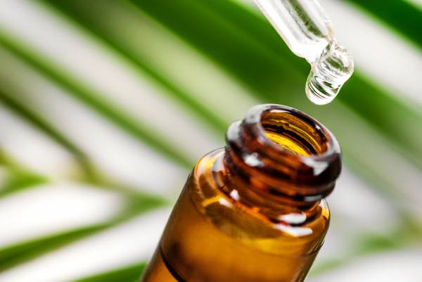 بررسی علل لکههای سفید روی ناخن کودکان بررسی علل لکههای سفید روی ناخن کودکان