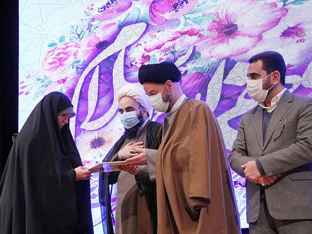 اختتامیه جشنواره بانوی هزاره اسلام در یزد اختتامیه جشنواره بانوی هزاره اسلام در یزد