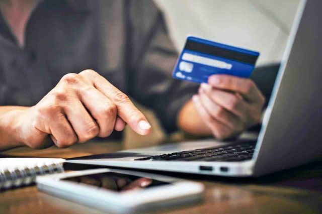 کلاهبرداری اینترنتی به بهانه خرید هدیه روز پدر کلاهبرداری اینترنتی به بهانه خرید هدیه روز پدر