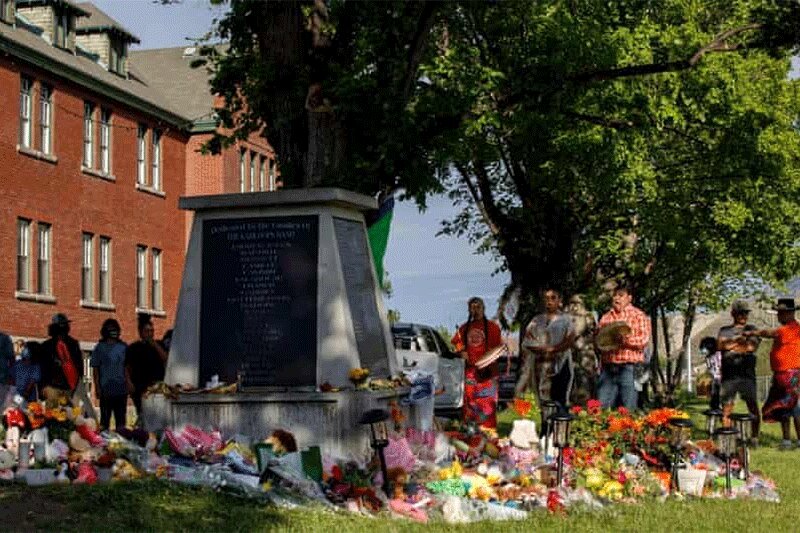 کشف یک گورهای جمعی دیگر در مدرسه شبانهروزی کانادا کشف یک گورهای جمعی دیگر در مدرسه شبانهروزی کانادا