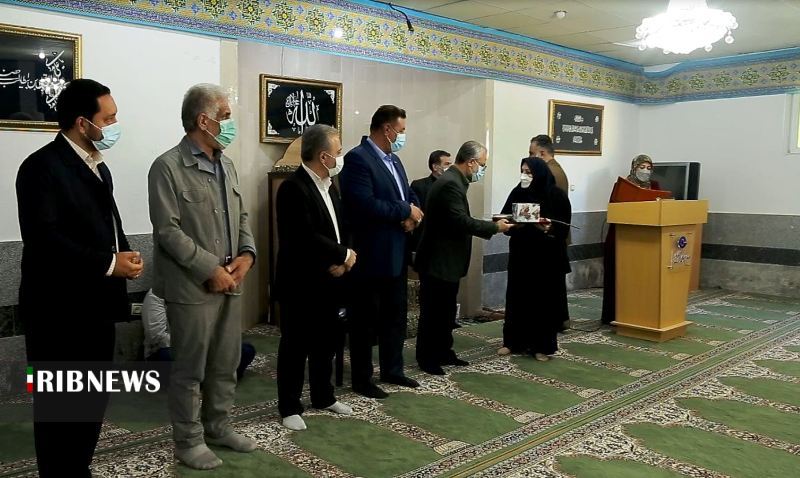 تقدیر از بانوان صداوسیمای مرکز کیش تقدیر از بانوان صداوسیمای مرکز کیش