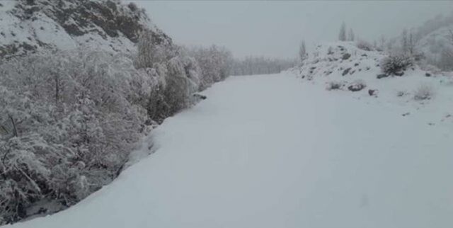 باران و برف مهمان غرب و طوفان لحظه ایی مهمان شرق اصفهان