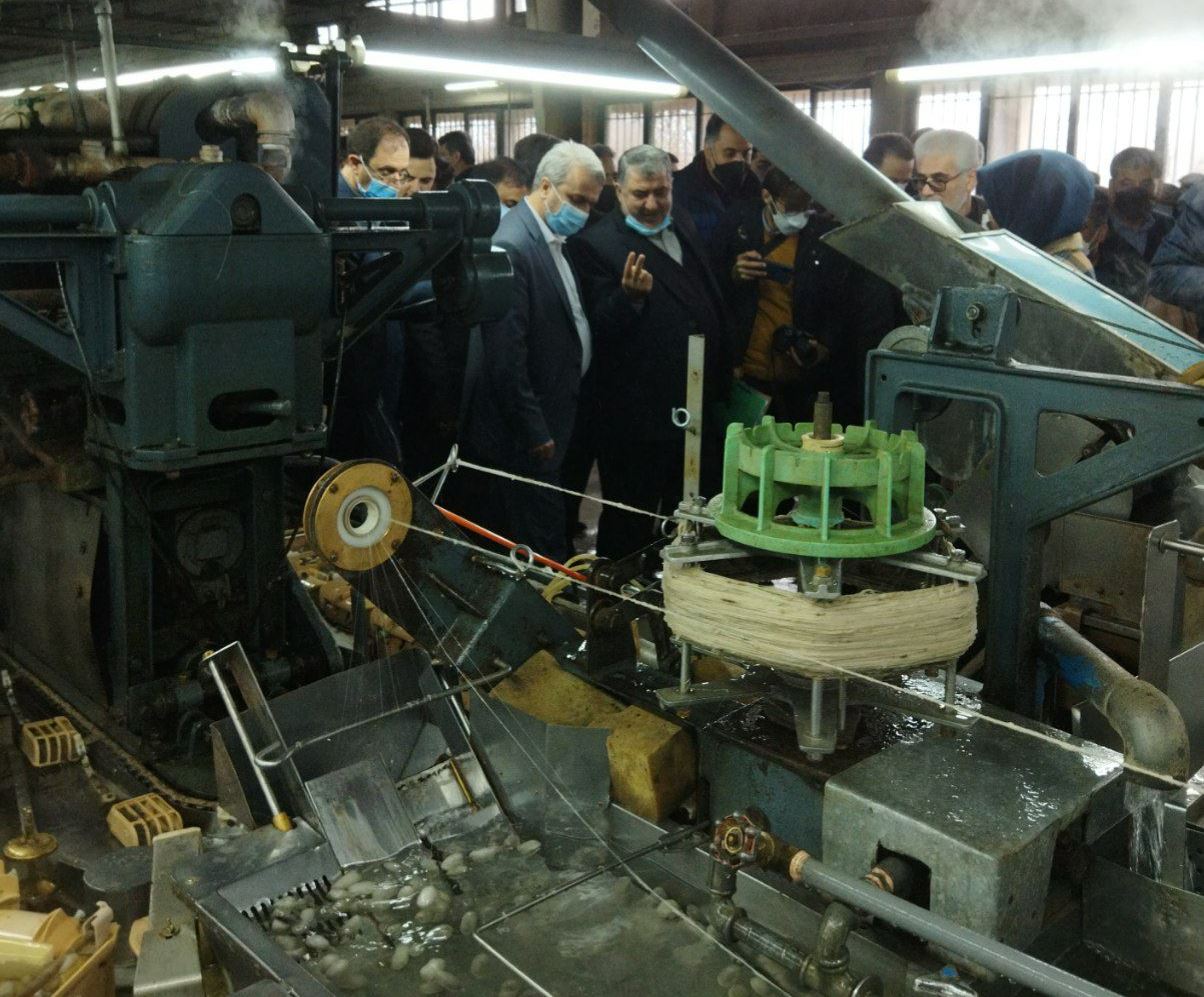 بررسی مشکلات بزرگترین کارخانه ابریشم کشی شمال کشور در صومعه سرا بررسی مشکلات بزرگترین کارخانه ابریشم کشی شمال کشور در صومعه سرا
