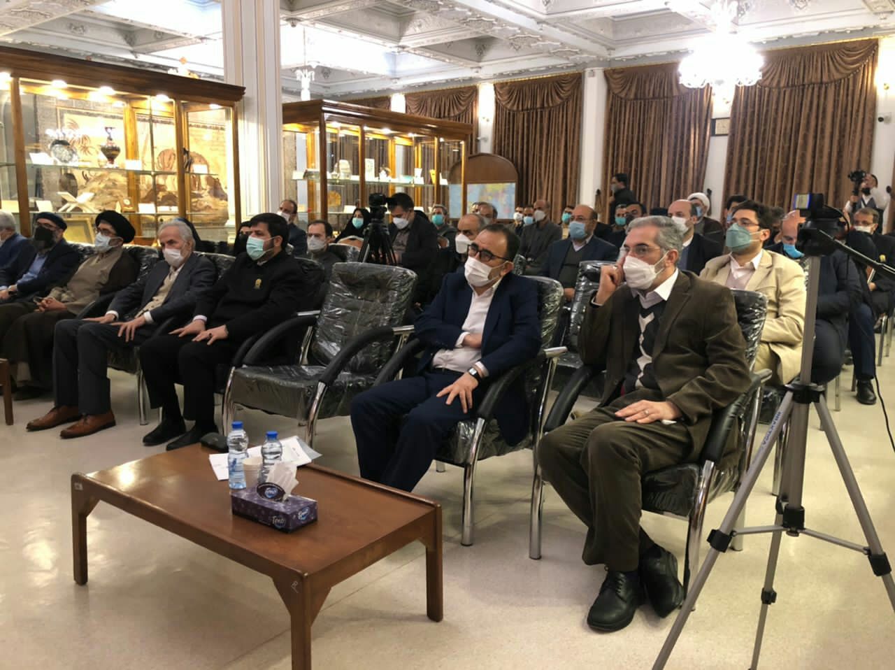 رونمایی از قدیمی‌ترین و نفیس‌ترین نسخه‌های خطی و چاپ سنگی نظامی گنجوی