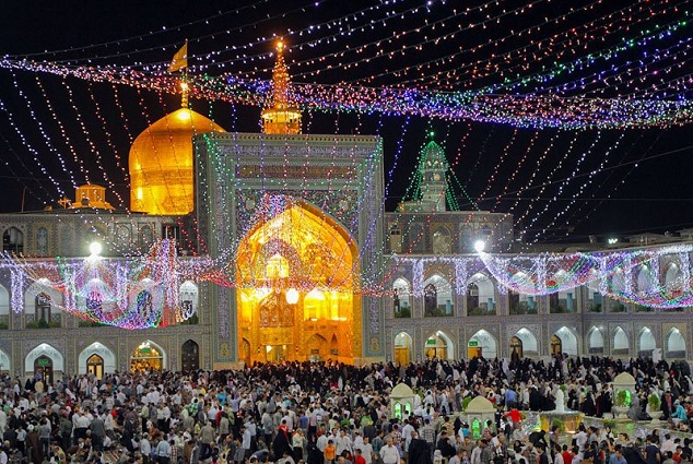 حرم مطهر رضوی مسرور از ولادت باسعادت امام سجاد(ع)