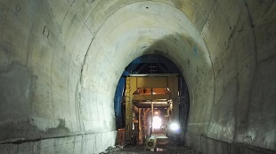 درحسرت سوت قطار خرم آباد