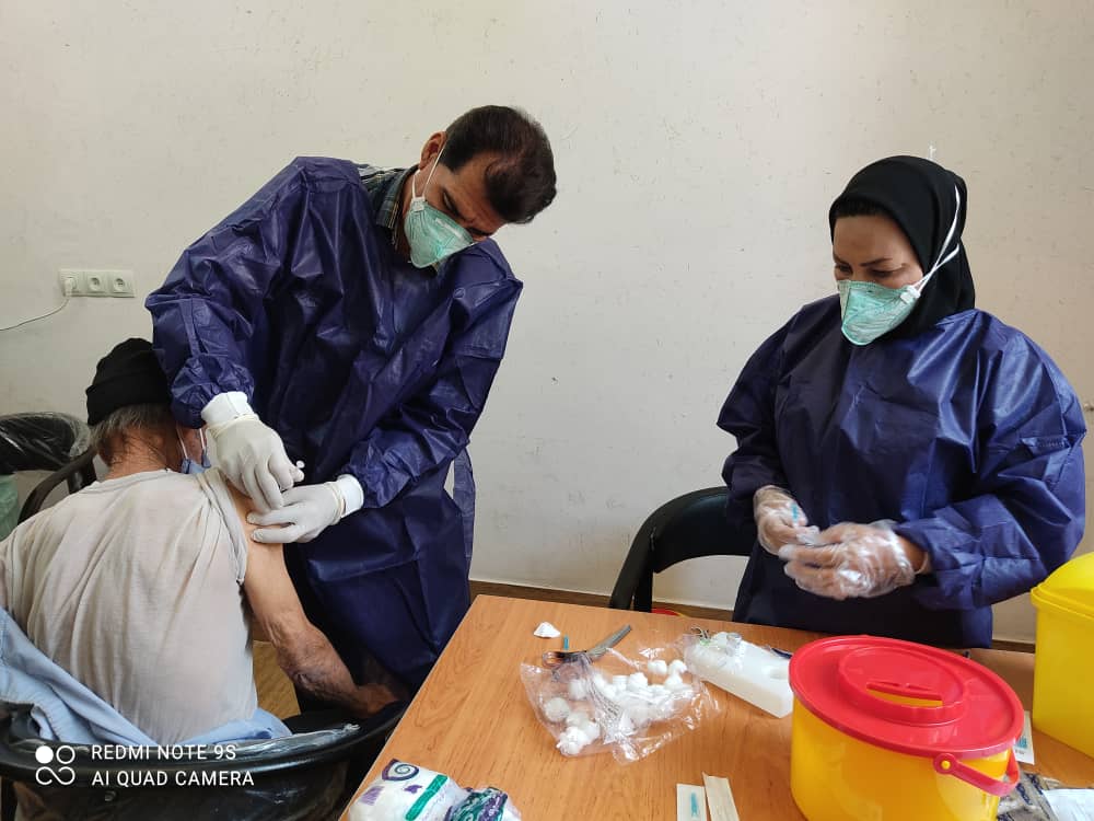 آغاز واکسیناسیون افراد بالای ۸۰ سال در شهرستان قیروکارزین آغاز واکسیناسیون افراد بالای ۸۰ سال در شهرستان قیروکارزین