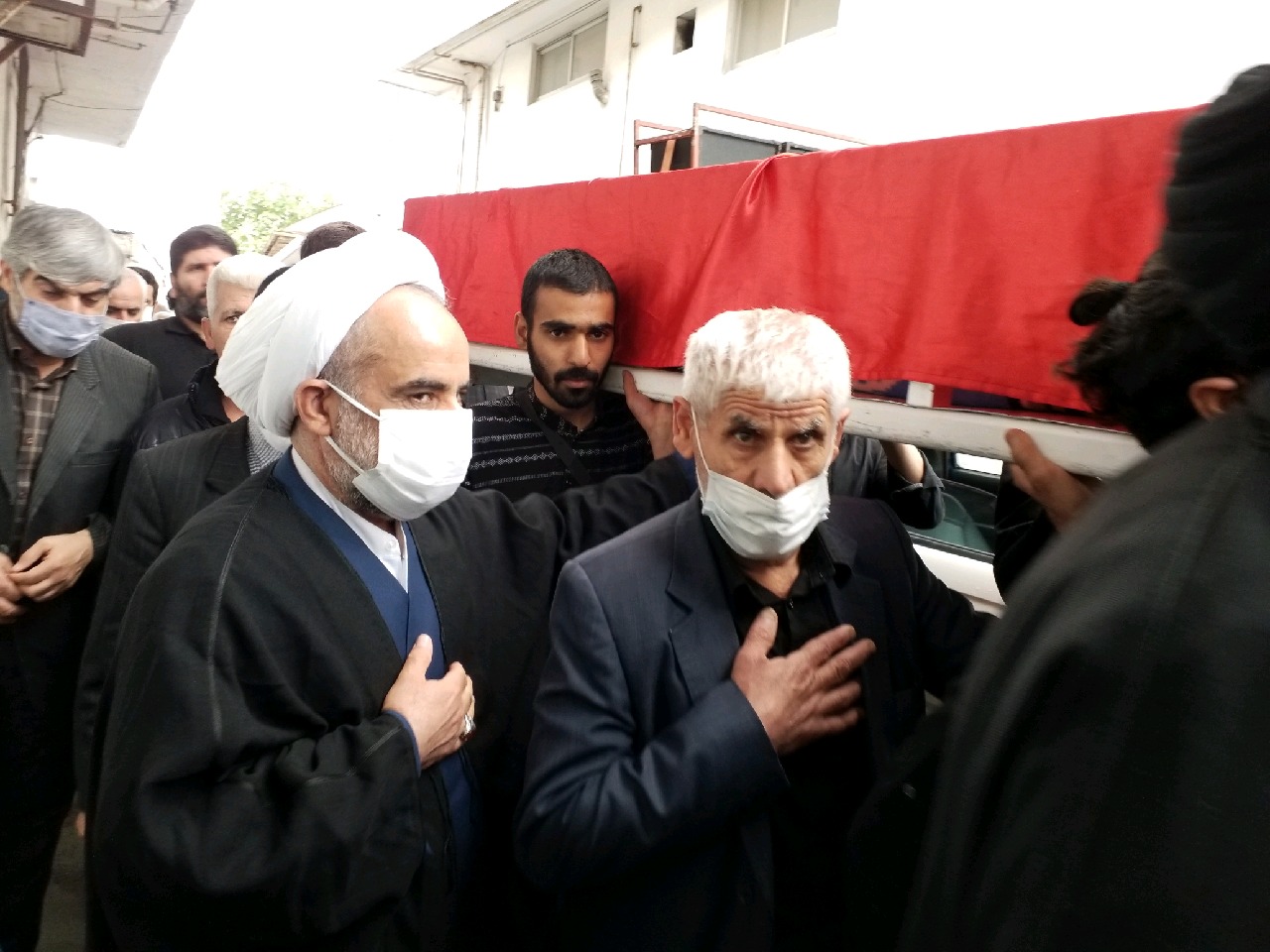 تشییع پیکر مادر شهیدان کارگران در فریدونکنار تشییع پیکر مادر شهیدان کارگران در فریدونکنار