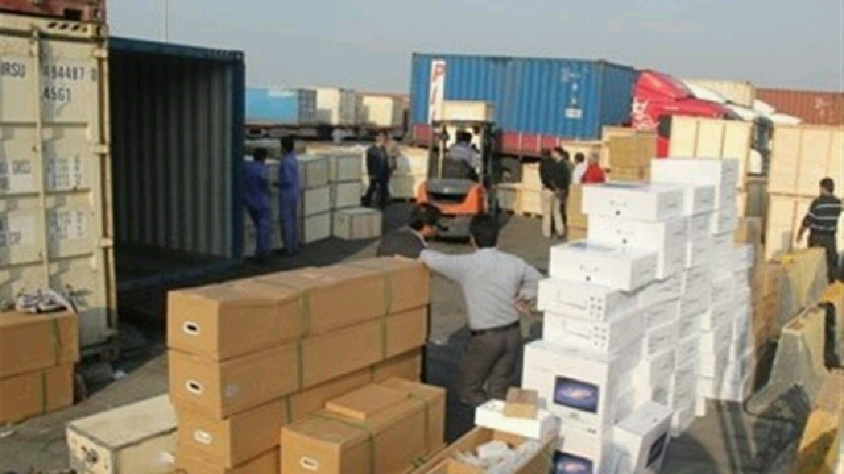 کشف انواع کالای قاچاق در گذرگاه زمینی دوغارون کشف انواع کالای قاچاق در گذرگاه زمینی دوغارون