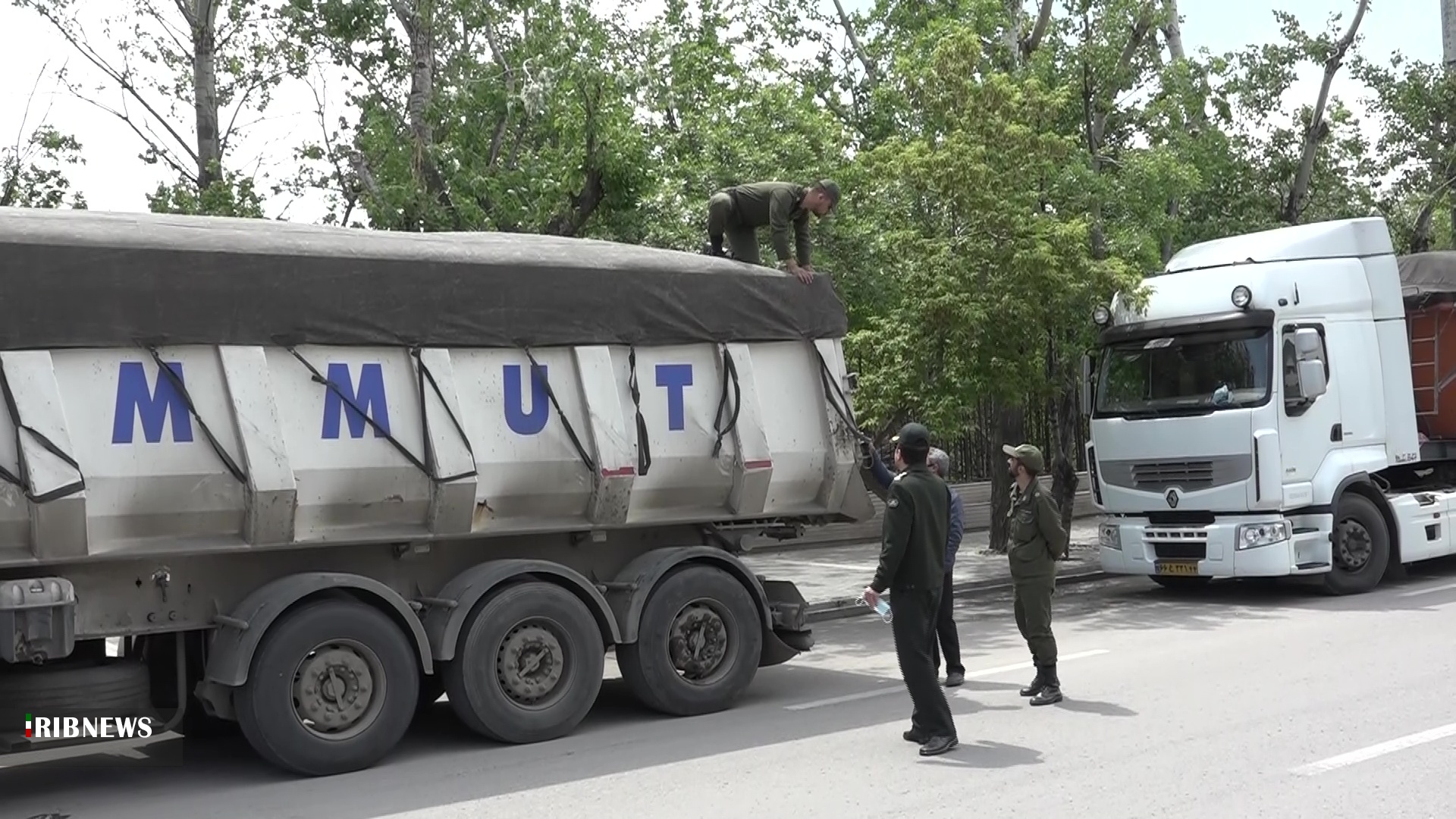 کشف وضبط ۱۳۰ تن نهادههای دامی قاچاق در اردبیل کشف وضبط ۱۳۰ تن نهادههای دامی قاچاق در اردبیل