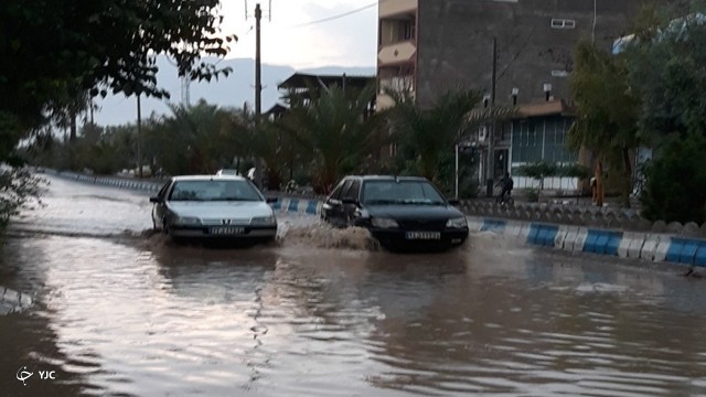 رهاسازی خودروی سیل زده