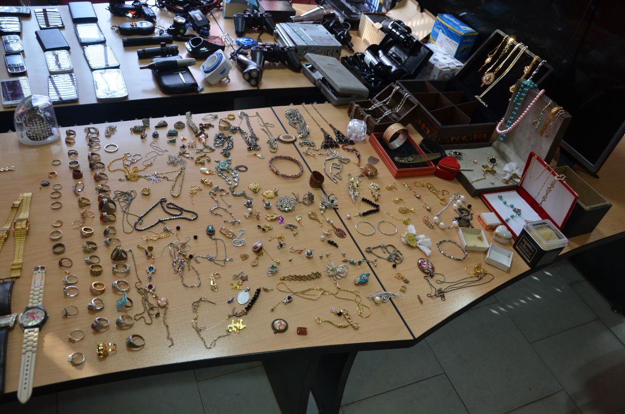 دستگیری متهمان سرقت در نیشابور