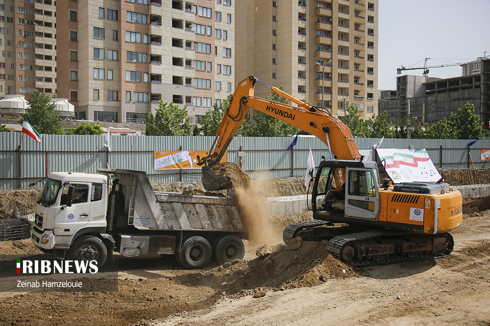 کامیون در حال بارگیری