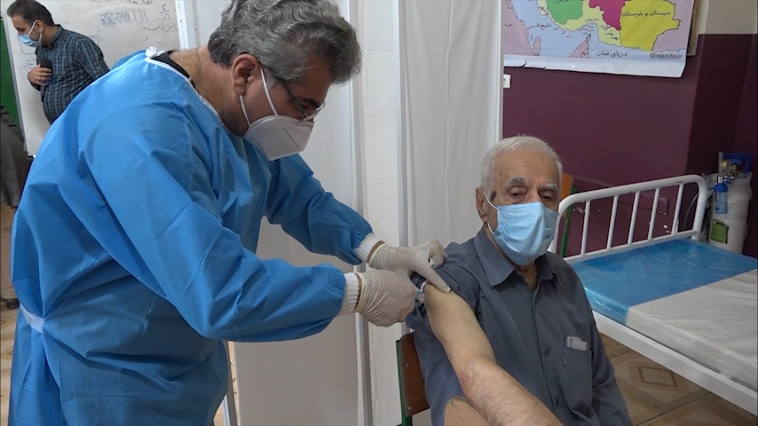 آغاز واکسیناسیون کرونا برای افراد بالای ۷۵ سال آغاز واکسیناسیون کرونا برای افراد بالای ۷۵ سال
