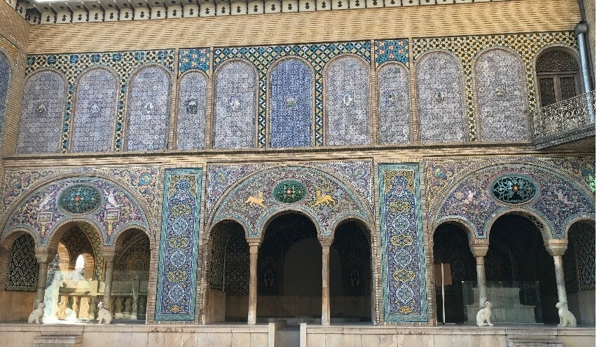 کاخ گلستان و ماجرای استخوان کریمخان