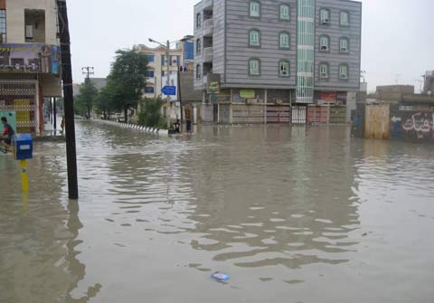 آجرهای مهربانی به صف برای احداث خانه های آب دیده