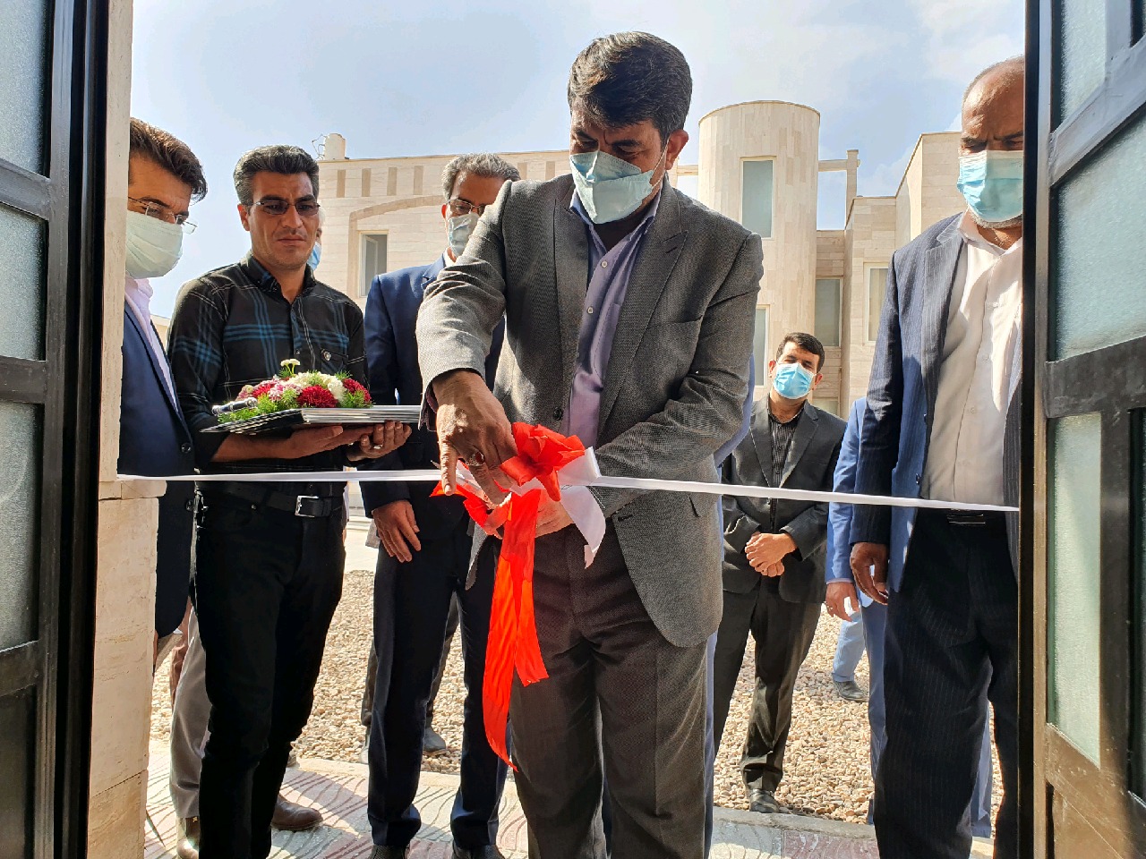 افتتاح ساختمان اسکان متخصصان بیمارستان، ولی عصر (عج) بافق افتتاح ساختمان اسکان متخصصان بیمارستان، ولی عصر (عج) بافق