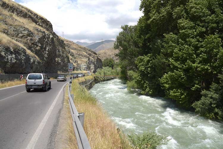 طبیعتی که برای همه نیست / جاده چالوس در اختیار رستوران ها