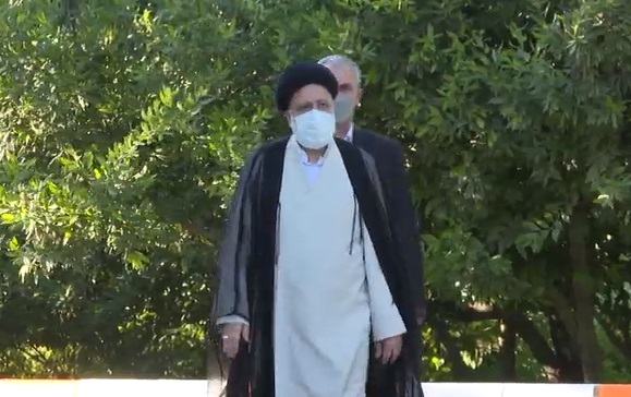 ورود رئیسی به ساختمان مجموعه فرهنگی شهدای هفتم تیر ورود رئیسی به ساختمان مجموعه فرهنگی شهدای هفتم تیر