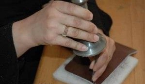 آشنایی با بهترین وسایل برای چرم دوزی