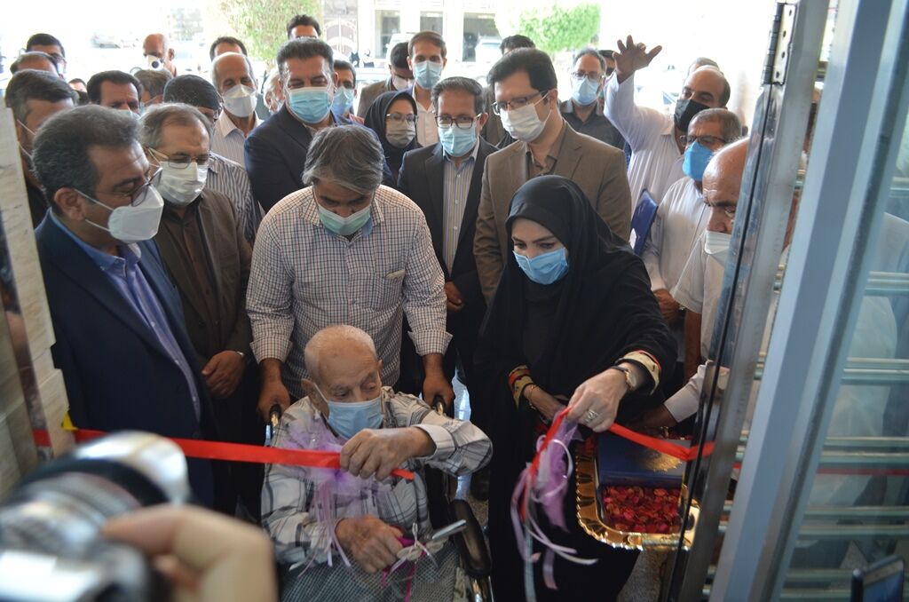 بهره برداری و آغاز ساخت دو طرح ورزشی و درمانی در لارستان