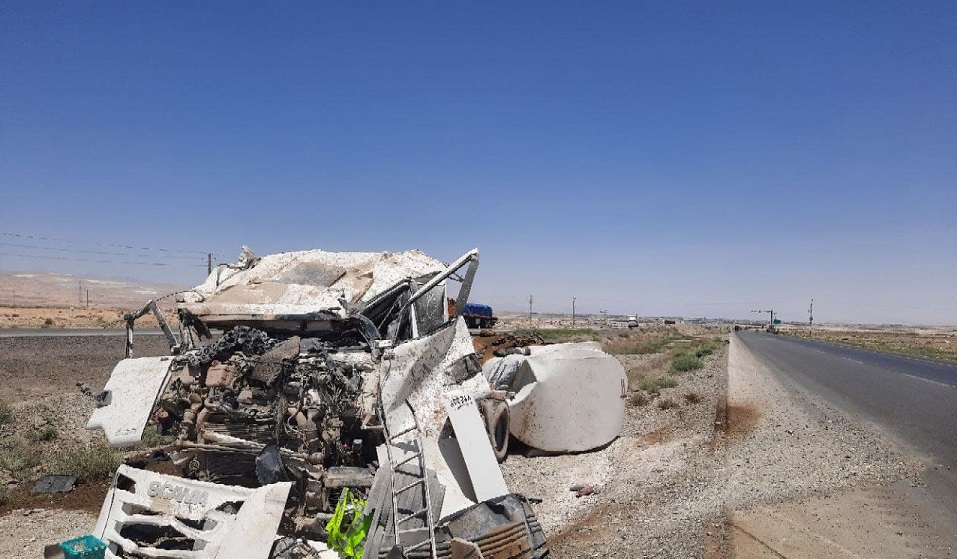 واژگونی تریلی در جاده سرخه - لاسجرد