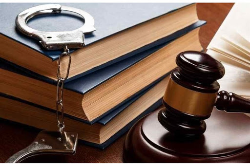 جستجوی خوشبختی در بیراهه رمالی و دعانویسی