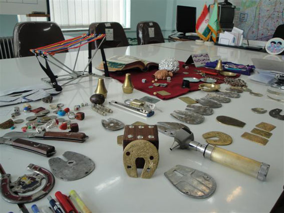 جستجوی خوشبختی در بیراهه رمالی و دعانویسی