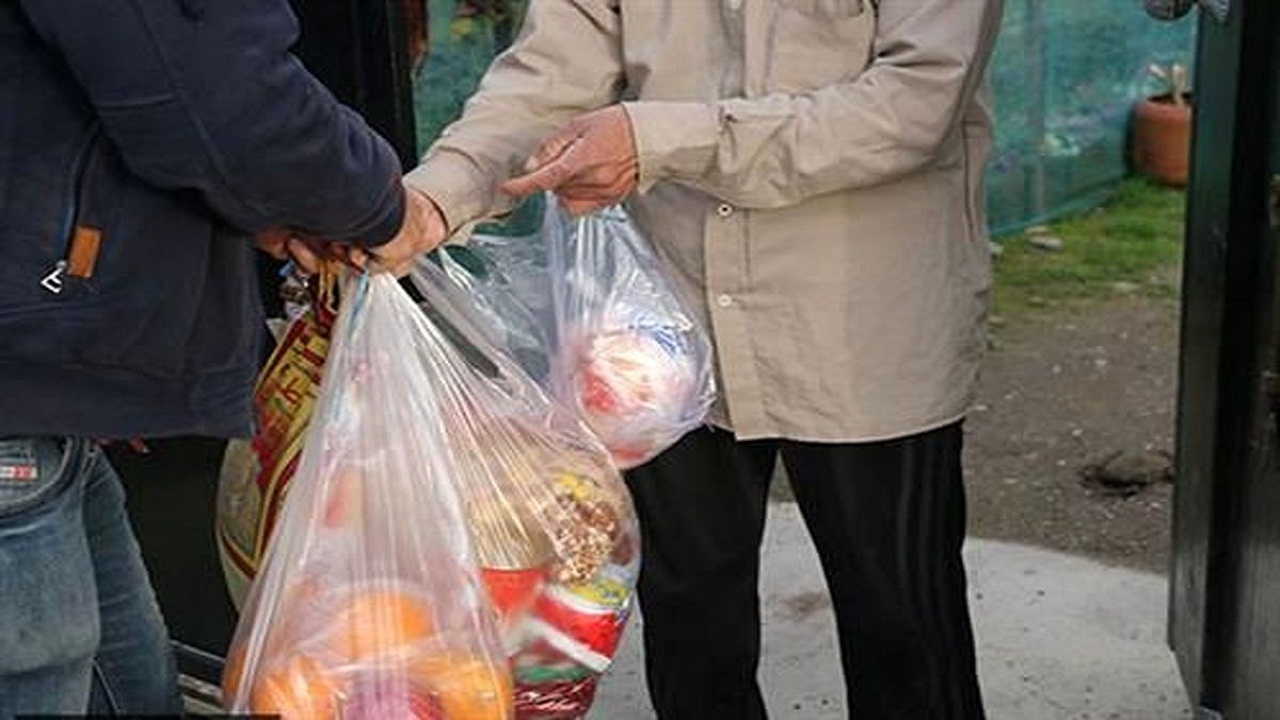 مهربانی هدیه نیکوکاران به نیازمندان چشم به راه