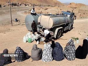 رنج بی آبی در ساحل پر آب هرمزگان رنج بی آبی در ساحل پر آب هرمزگان