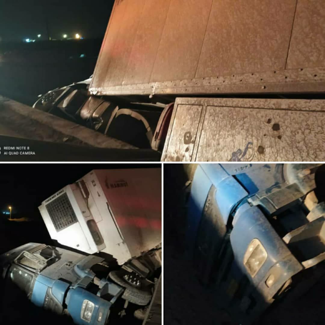 واژگونی تریلی در جاده گرمسار - آرادان واژگونی تریلی در جاده گرمسار - آرادان