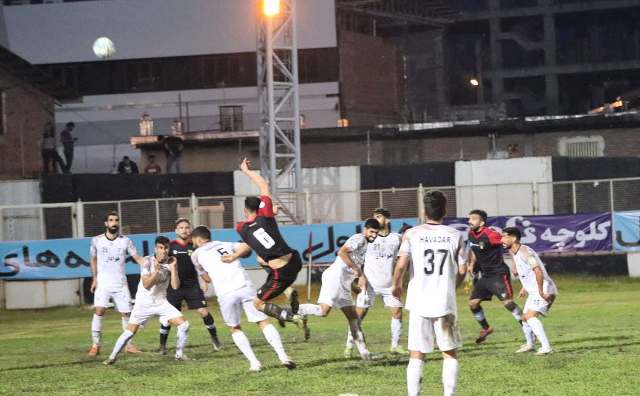 سقوط هوادار رایکا از ارتفاع