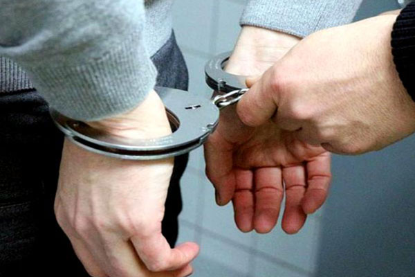 به دام افتادن سارق حین اوراق کردن خودرو در اهواز