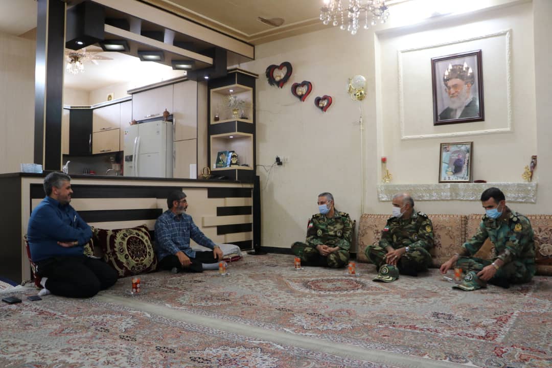 دیدار فرمانده کل ارتش با سرهنگ دوم جانباز محمد کاووسی