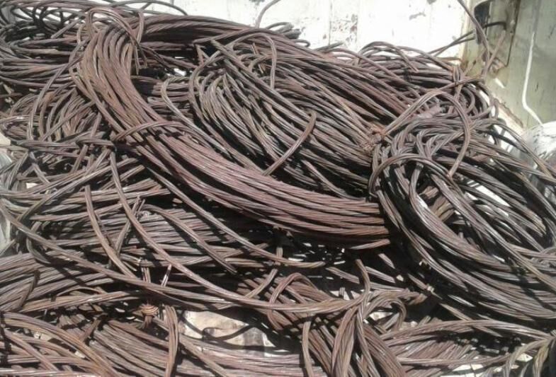 سارقان حرفه ای سیم برق در دام پلیس