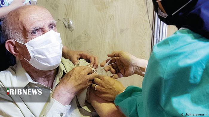 تزریق واکسن کرونا در گلستان از مرز ۱۰۰هزار دُز گذشت تزریق واکسن کرونا در گلستان از مرز ۱۰۰هزار دُز گذشت