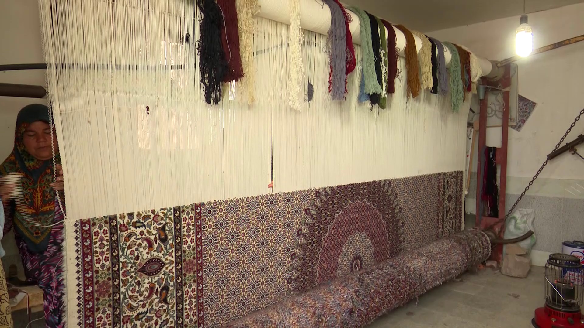 سیلی سنگین رنگهای شیمیایی به صنعت فرش دستباف سیلی سنگین رنگهای شیمیایی به صنعت فرش دستباف