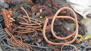 دستگیری سارقان سیم برق در اهواز دستگیری سارقان سیم برق در اهواز