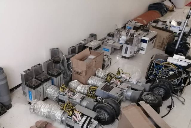 کشف ماینرهای قاچاق در اهواز کشف ماینرهای قاچاق در اهواز