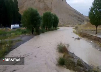 جاری شدن سیلاب در روستا‌های بخش ارجمند فیروزکوه