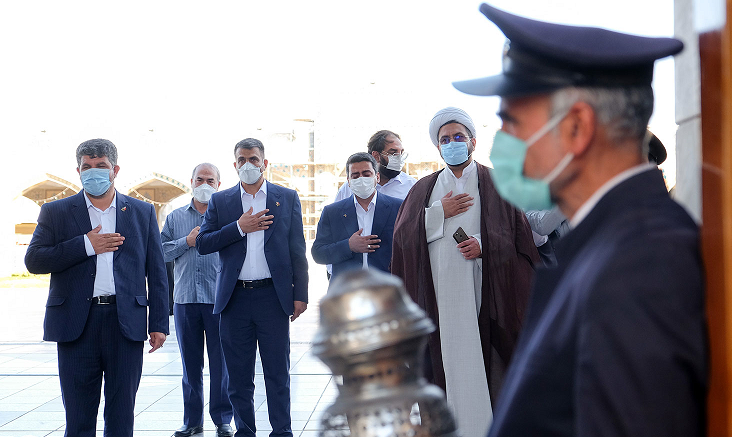 اهدای دو مدال طلای فروغی به موزه آستان قدس رضوی اهدای دو مدال طلای فروغی به موزه آستان قدس رضوی