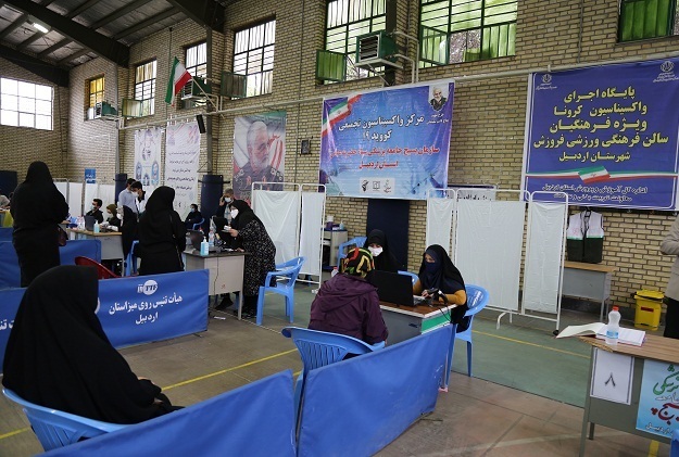 واکسیناسیون ۱۴ هزار معلم و فرهنگی علیه کرونا واکسیناسیون ۱۴ هزار معلم و فرهنگی علیه کرونا