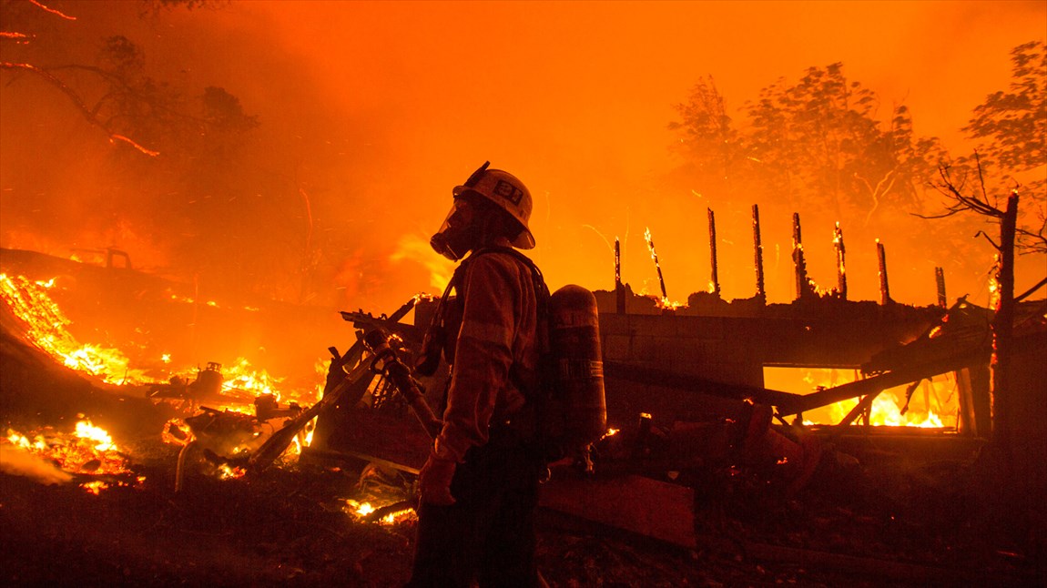 کالیفرنیای آمریکا همچنان گرفتار آتش سوزی بزرگ