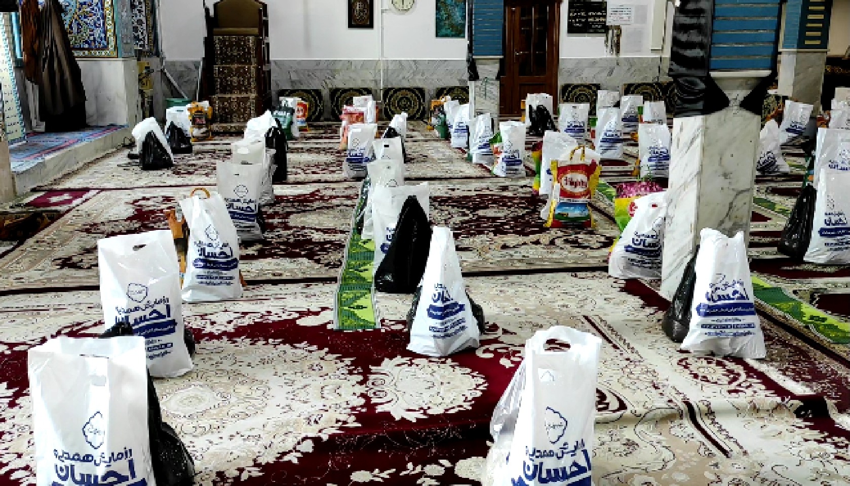 توزیع غذا در گیلان ؛ نذر عاشورا توزیع غذا در گیلان ؛ نذر عاشورا