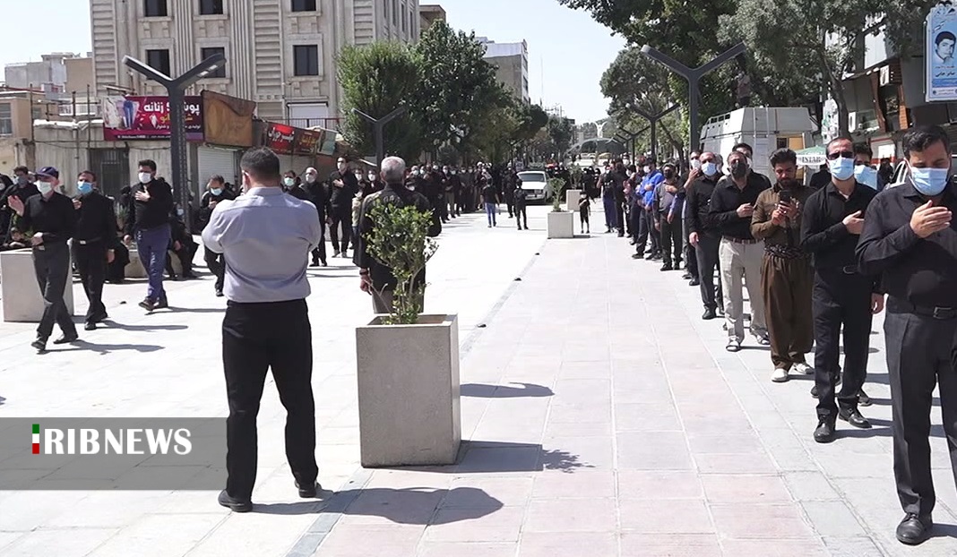 جلوه هایی از آیین عاشواری حسینی در شهرهای کردستان+گزارش جلوه هایی از آیین عاشواری حسینی در شهرهای کردستان+گزارش