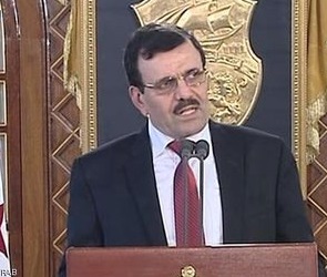 ضرب و شتم نخست وزیر تونس قبل از استعفا