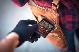 دستگیری سارقان حرفهای تلفن همراه در دزفول دستگیری سارقان حرفهای تلفن همراه در دزفول