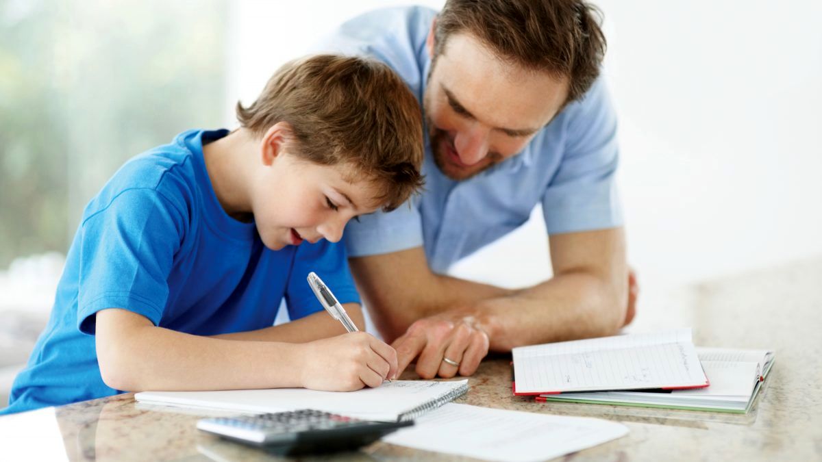 کلماتی که نباید در «تشویق» و «تنبیه» فرزندان بکار برد کلماتی که نباید در «تشویق» و «تنبیه» فرزندان بکار برد