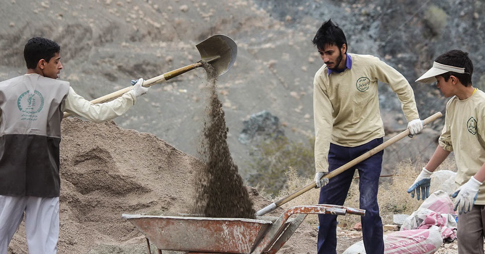 خدمت رسانی گروه جهادی دانشگاه خواجه نصیر در خوسف