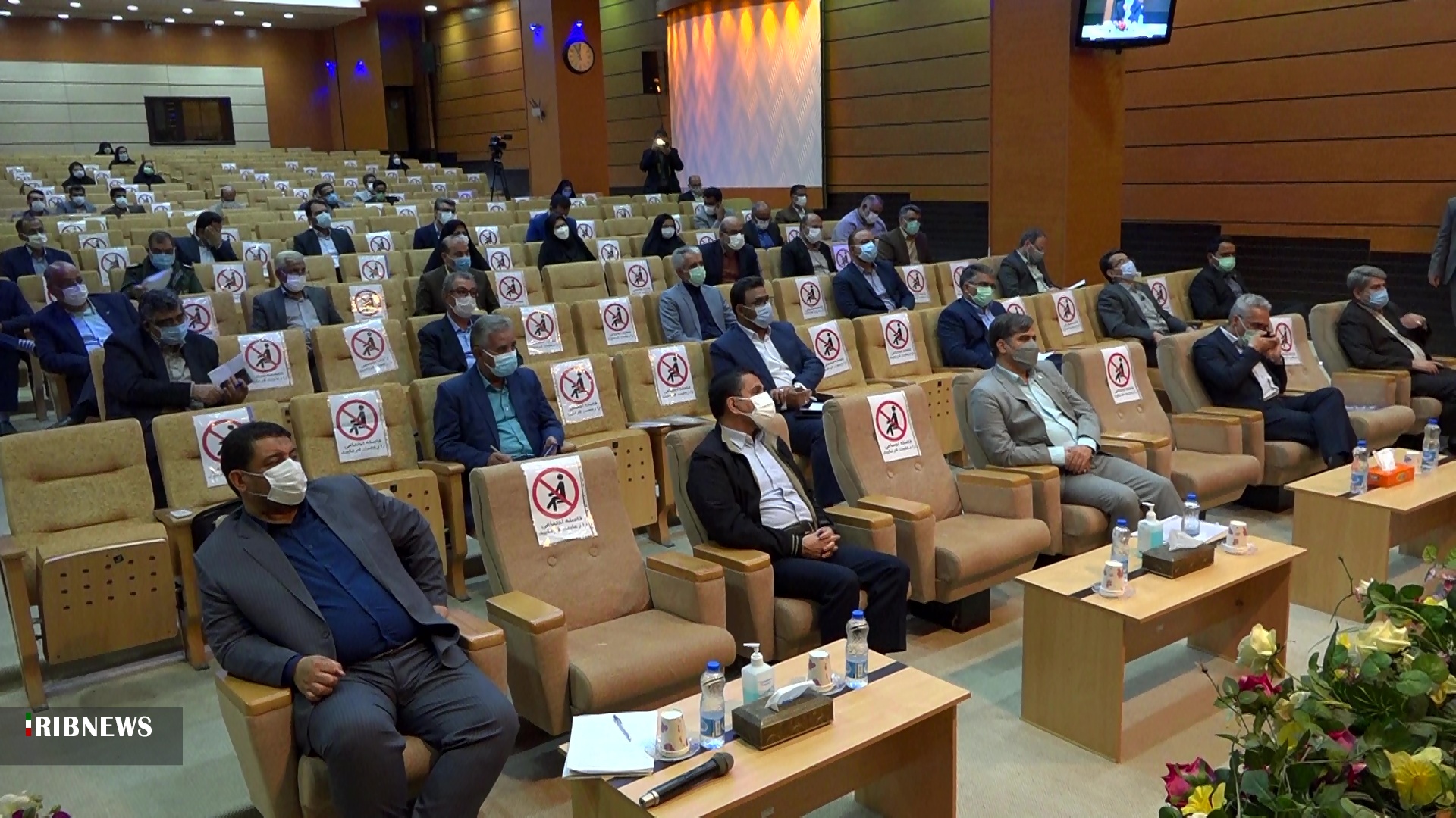 ضرب العجل استاندار برای اجرایی شدن مصوبات سفر رییس جمهور